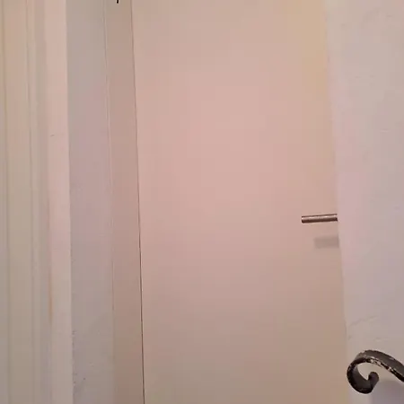 Am Kreuzbergl, 34qm, 1-2 Gaeste, Gratis Parkplaetze & Self Check-in Apartmán