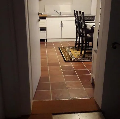 Am Kreuzbergl, 34qm, 1-2 Gaeste, Gratis Parkplaetze & Self Check-in דירה קלגנפורט