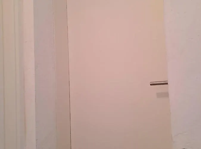 Am Kreuzbergl, 34qm, 1-2 Gaeste, Gratis Parkplaetze & Self Check-in דירה